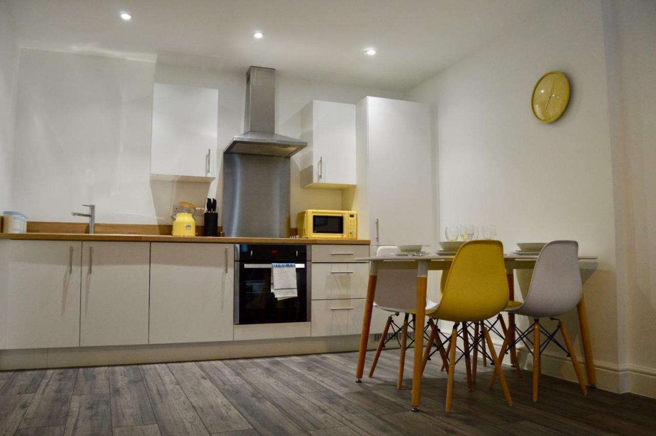 Qh31 - City Centre Location With 2 Double Bedrooms Sleeping Up To 4 People - Spacious Work Or Leisure Apartment Sheffield Buitenkant foto