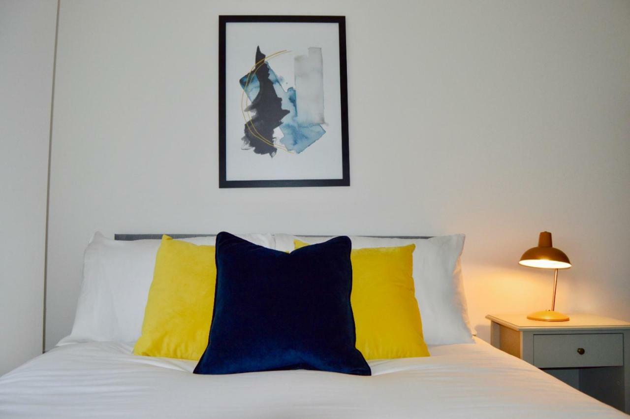 Qh31 - City Centre Location With 2 Double Bedrooms Sleeping Up To 4 People - Spacious Work Or Leisure Apartment Sheffield Buitenkant foto
