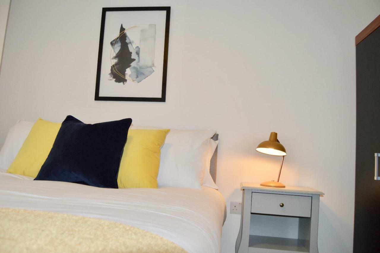 Qh31 - City Centre Location With 2 Double Bedrooms Sleeping Up To 4 People - Spacious Work Or Leisure Apartment Sheffield Buitenkant foto