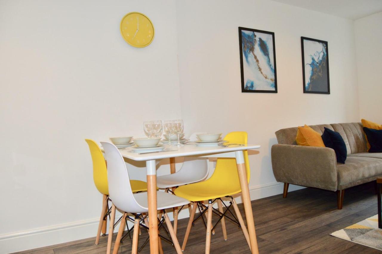 Qh31 - City Centre Location With 2 Double Bedrooms Sleeping Up To 4 People - Spacious Work Or Leisure Apartment Sheffield Buitenkant foto