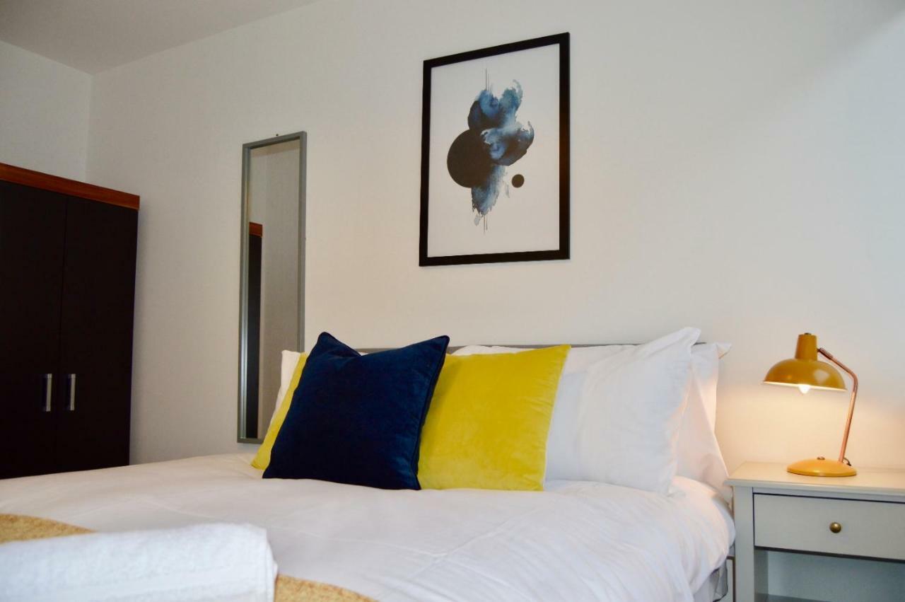 Qh31 - City Centre Location With 2 Double Bedrooms Sleeping Up To 4 People - Spacious Work Or Leisure Apartment Sheffield Buitenkant foto